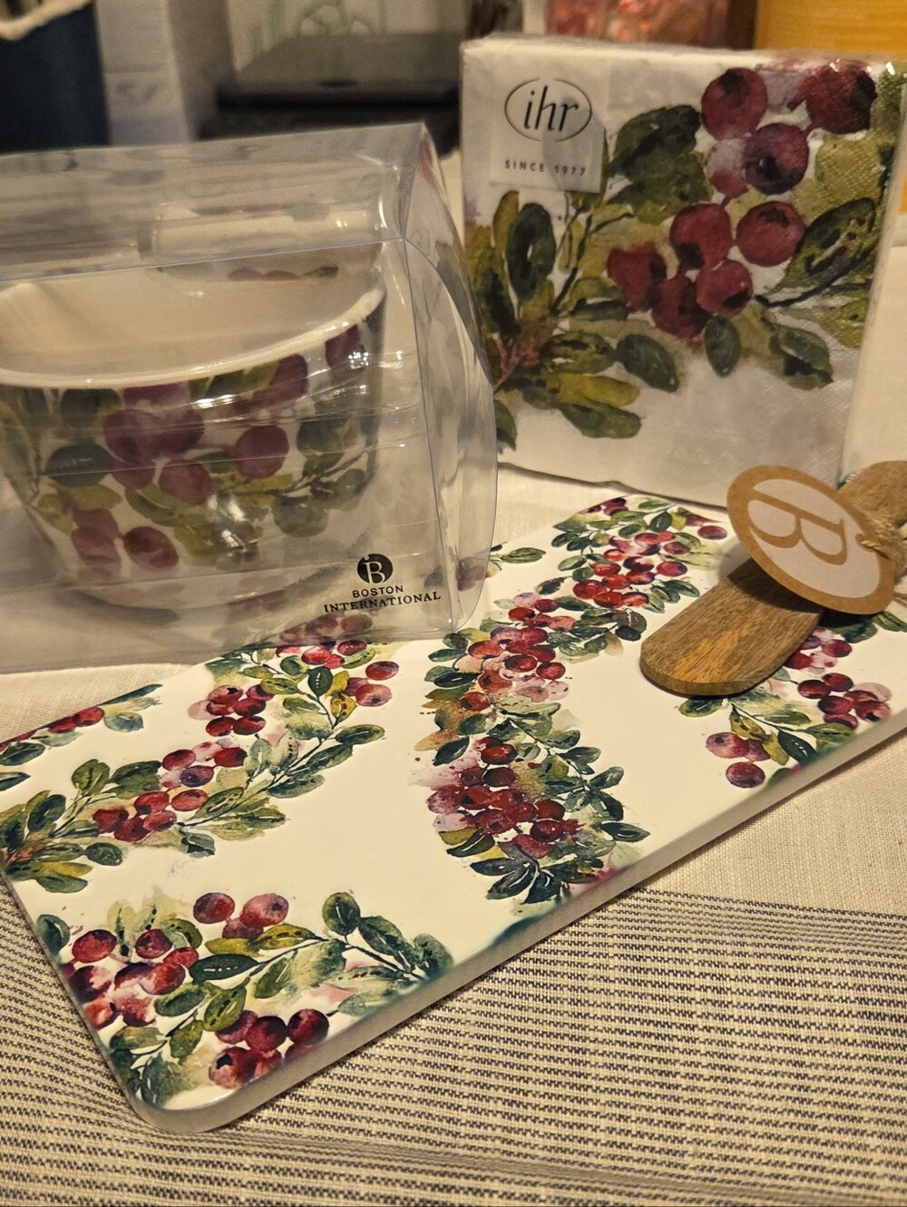 White & Berry Ceramic Serving Board, Serving Dish And Napkins.. New With Tags